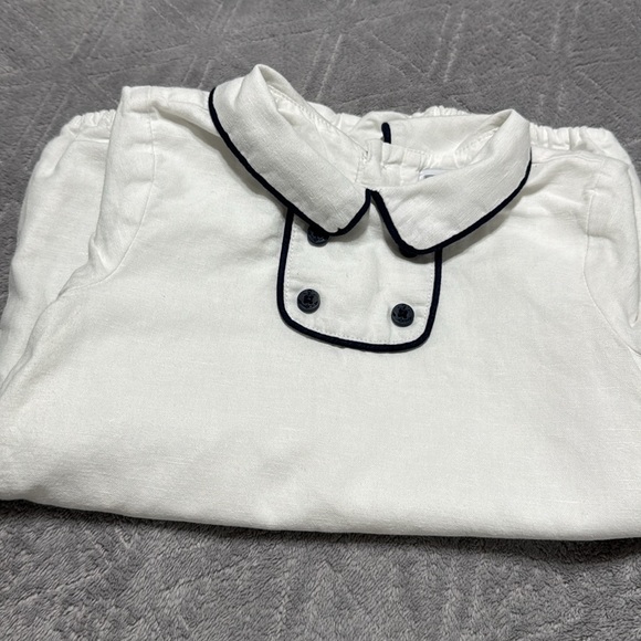 Linen/cotton White Baby Romper with navy Trim - Picture 6 of 6